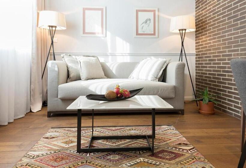 سوییت جونیور, Envoy