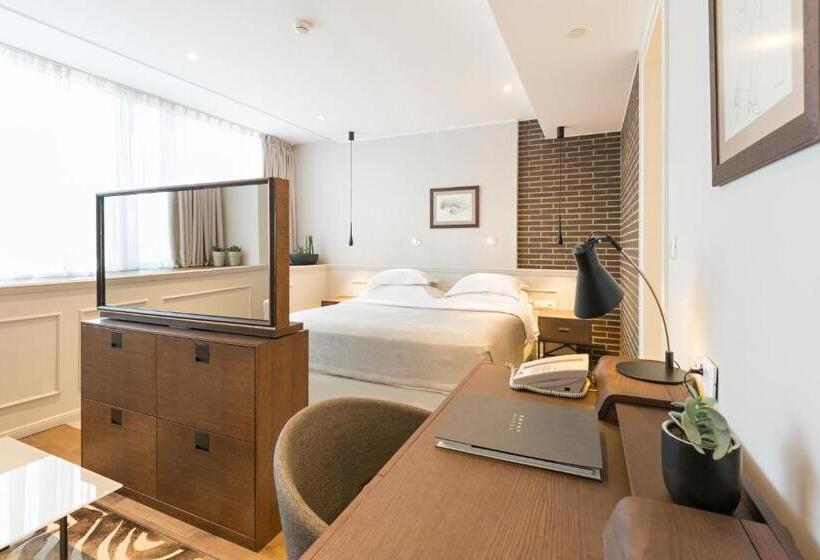 سوییت جونیور, Envoy