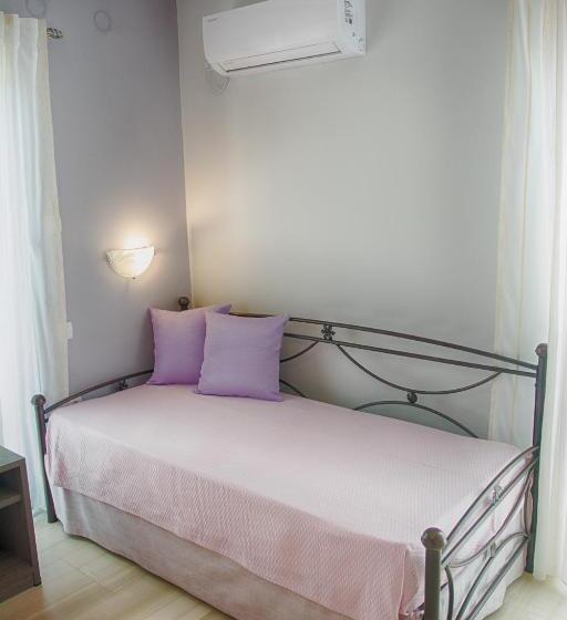 Triple Room Sea View, Galazio Limani   Rooms To Let