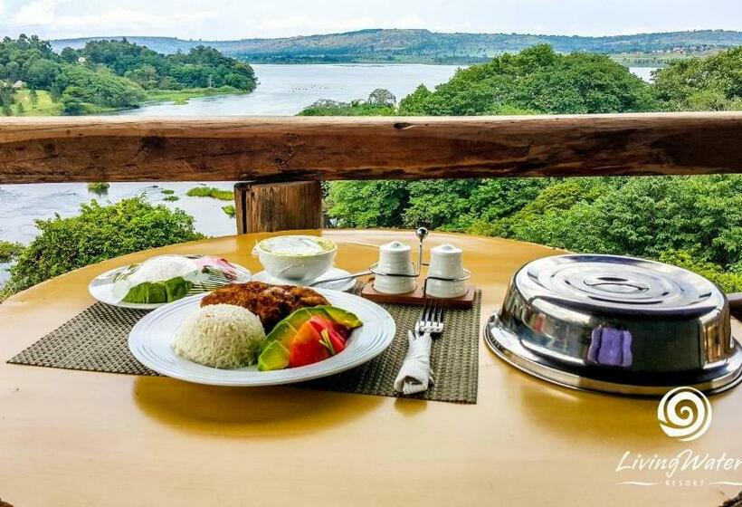 اتاق استاندارد با بالکن و چشم‌انداز دریا, Living Waters Resort