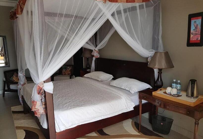 اتاق لوکس با بالکن و چشم‌انداز دریا, Living Waters Resort