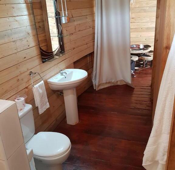 کلبه ییلاقی, Living Waters Resort