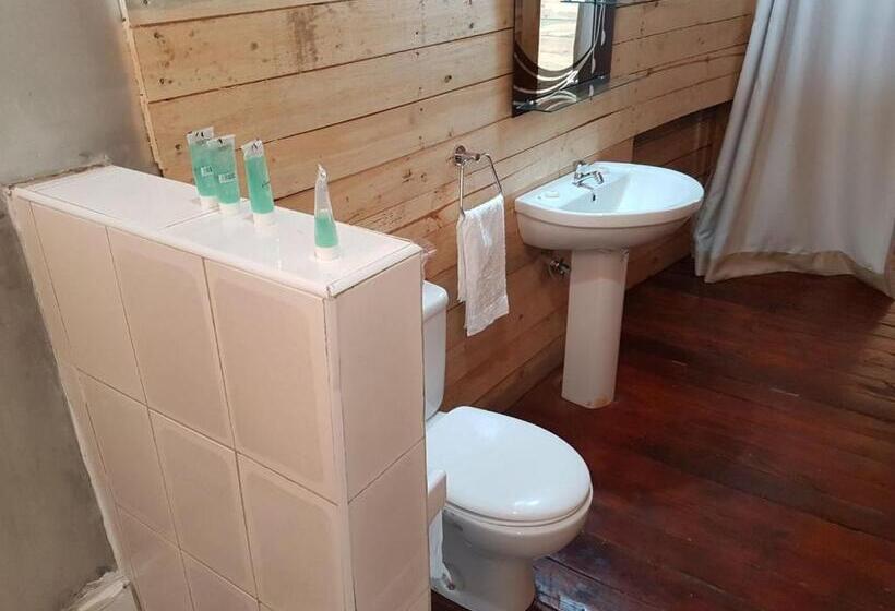 کلبه ییلاقی, Living Waters Resort