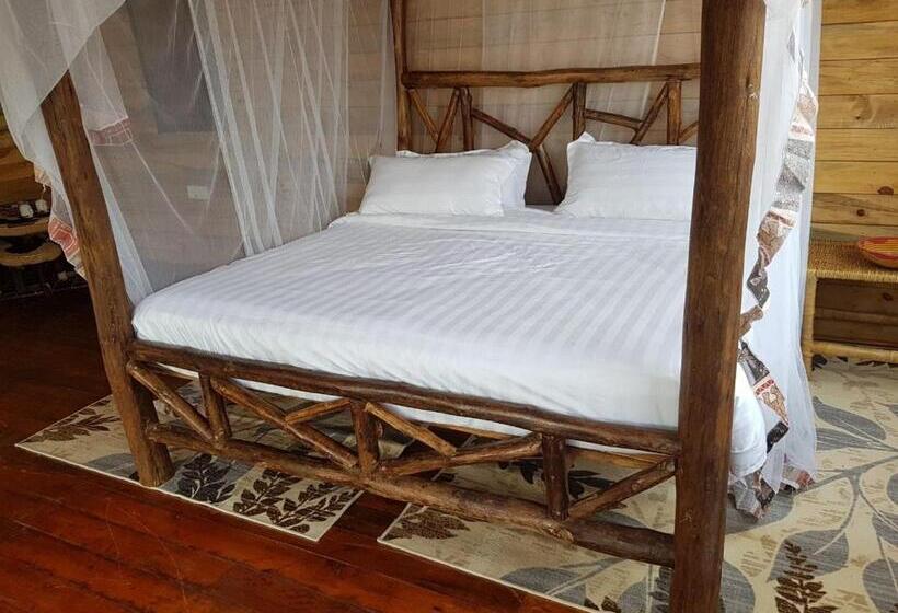 کلبه ییلاقی, Living Waters Resort
