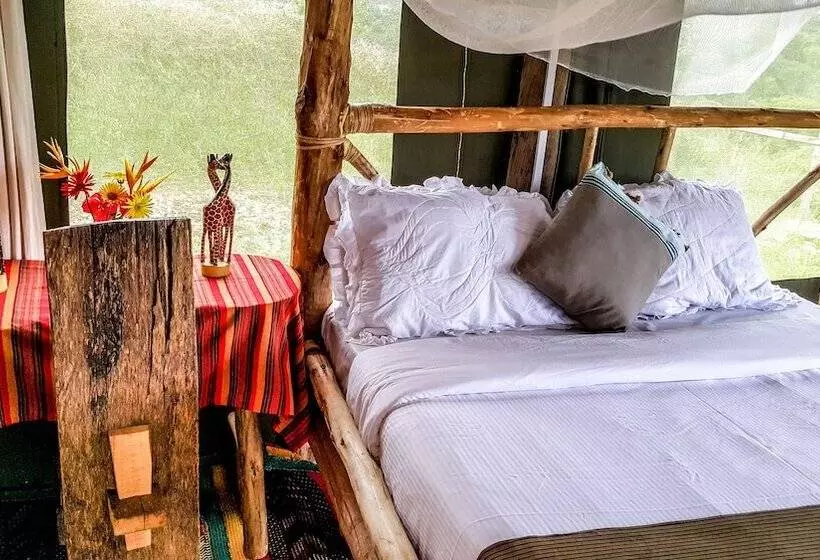 چادر با خدمات رفاهی لوکس, Living Waters Resort
