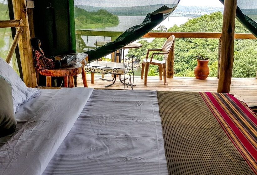 چادر با خدمات رفاهی لوکس, Living Waters Resort