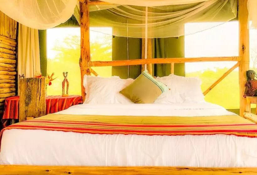 چادر با خدمات رفاهی لوکس, Living Waters Resort