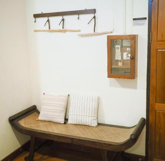 غرفة قياسية, Rustic River Boutique