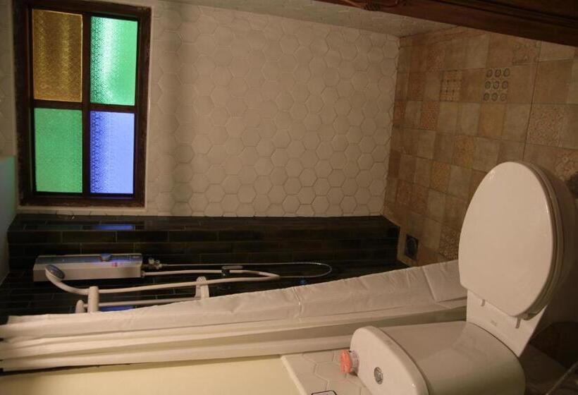 غرفة قياسية, Rustic River Boutique