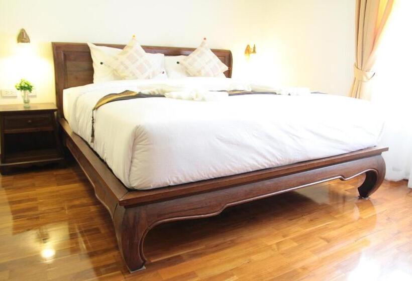 غرفة سوبيريور سرير كينج, Rustic River Boutique