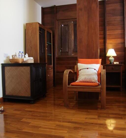 غرفة سوبيريور سرير كينج, Rustic River Boutique