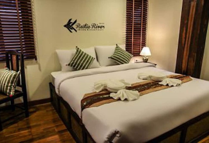 غرفة قياسية, Rustic River Boutique