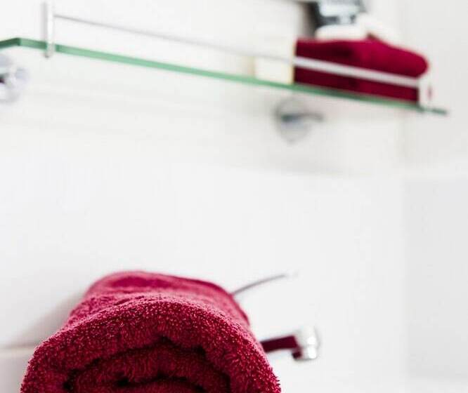 スタンダードルーム, Cherry Blossom Motor Inn