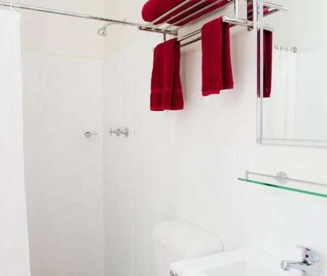 ファミリールーム, Cherry Blossom Motor Inn