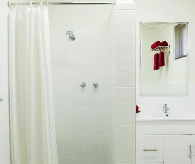 エクゼクティブルーム, Cherry Blossom Motor Inn