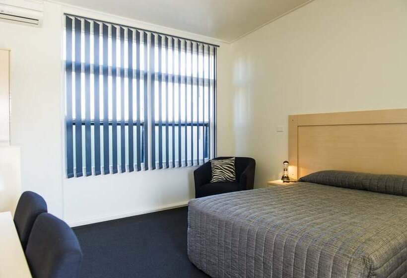 エクゼクティブルーム, Cherry Blossom Motor Inn