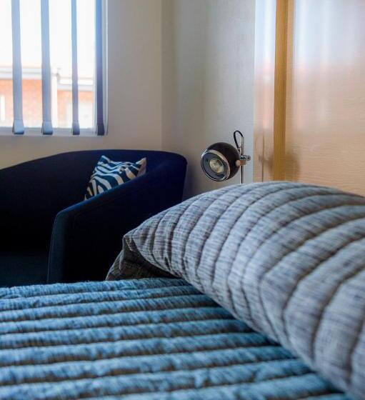 スタンダードルーム, Cherry Blossom Motor Inn