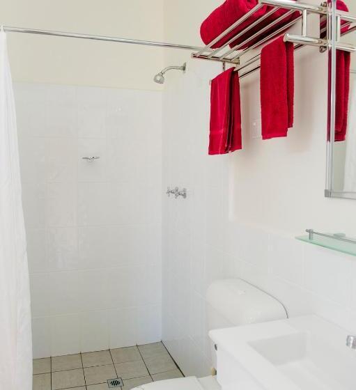 ファミリールーム, Cherry Blossom Motor Inn