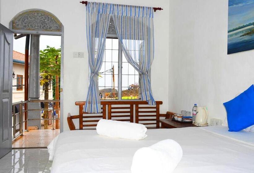 Номер Стандарт с Балконом, Rampart View Guesthouse