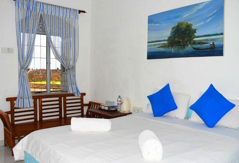 Номер Стандарт с Балконом, Rampart View Guesthouse