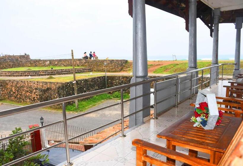 Quarto Estandar com Sacada, Rampart View Guesthouse