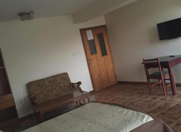 سوییت جونیور, Weygoss Guest House