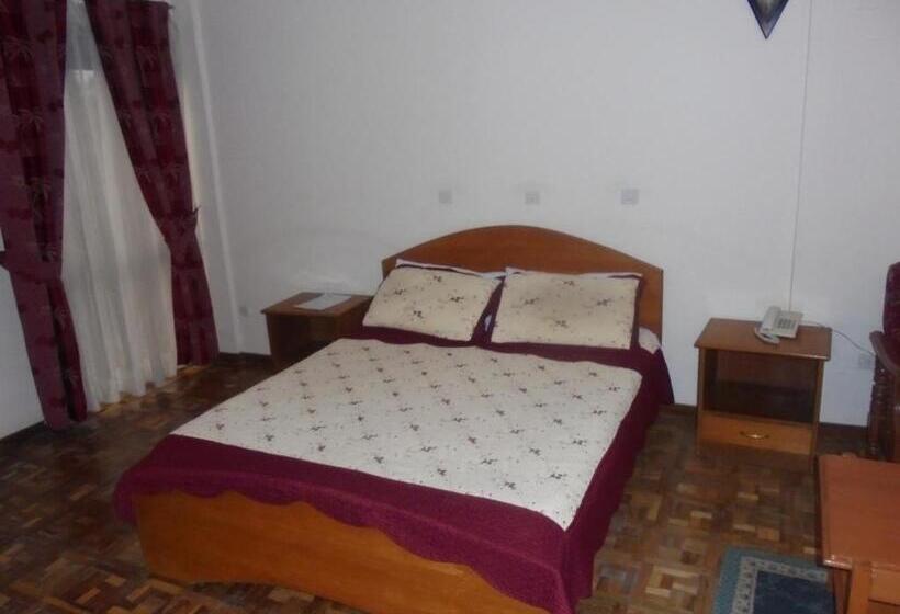 سوییت جونیور, Weygoss Guest House