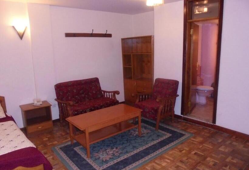 سوییت جونیور, Weygoss Guest House