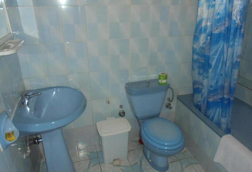 سوییت جونیور, Weygoss Guest House