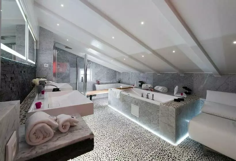 اتاق استاندارد, Snow Lodge Hotel Courchevel 1850