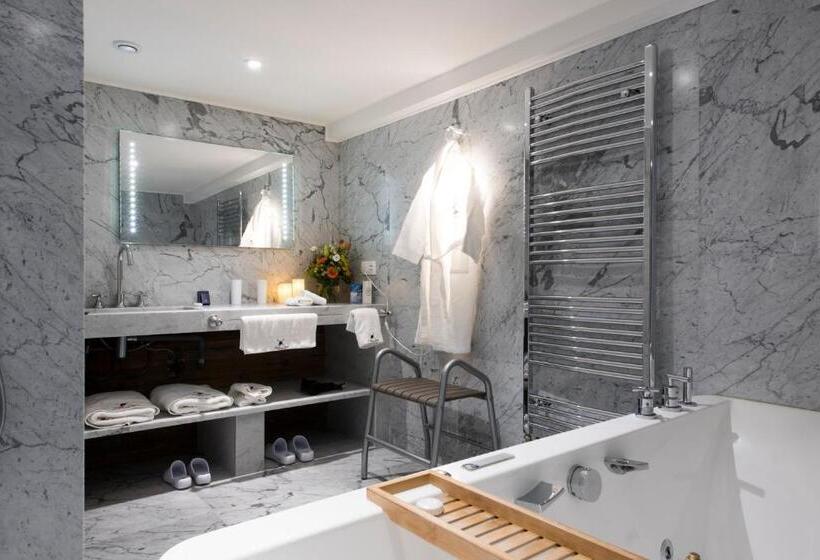 סוויטה, Snow Lodge Hotel Courchevel 1850