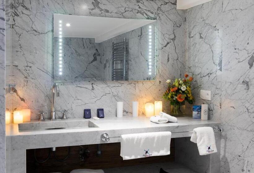 סוויטה, Snow Lodge Hotel Courchevel 1850