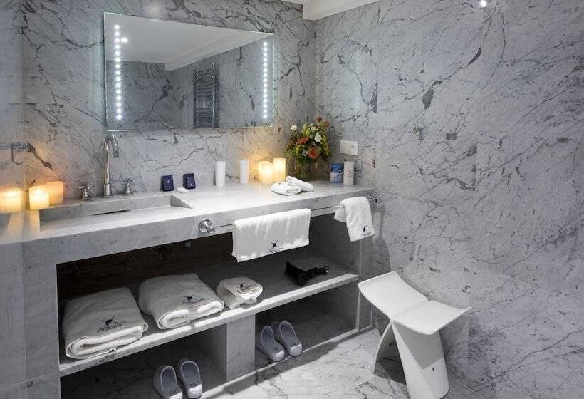 סוויטה, Snow Lodge Hotel Courchevel 1850