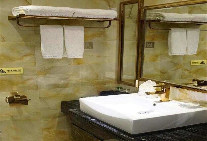 Номер Deluxe, Lavande Hotel Wuhan Railway Station