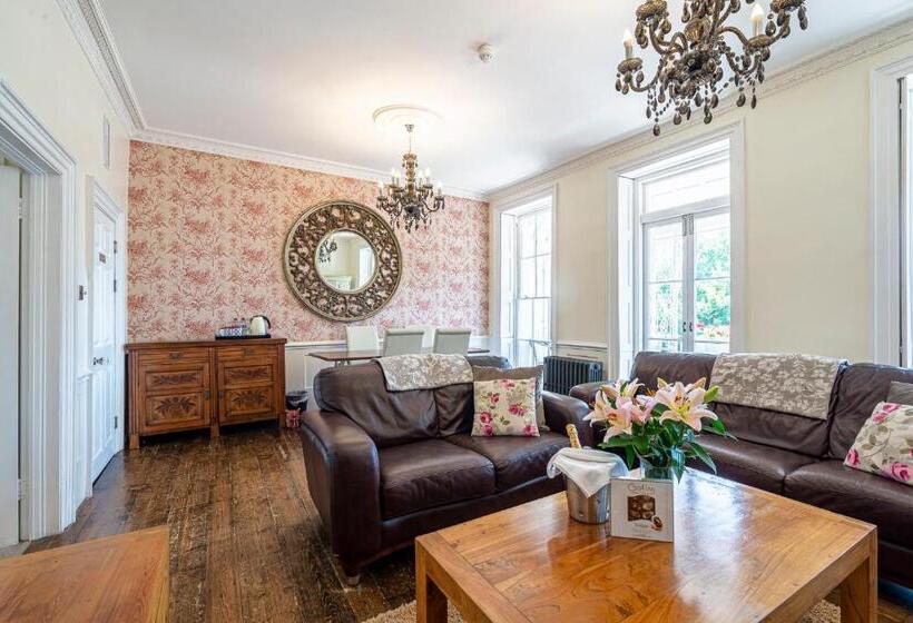 套房, Hamiltons Boutique