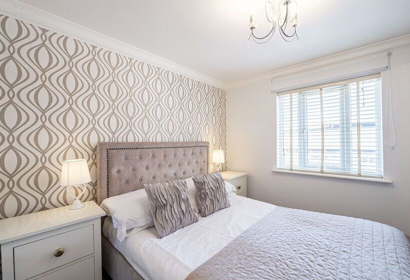 标准间, Hamiltons Boutique