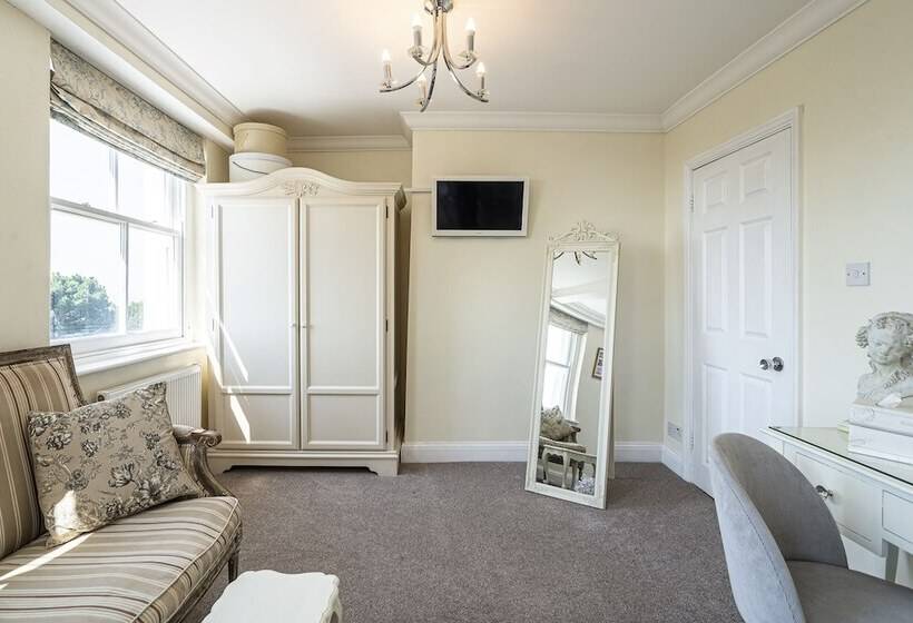 豪华房间, Hamiltons Boutique