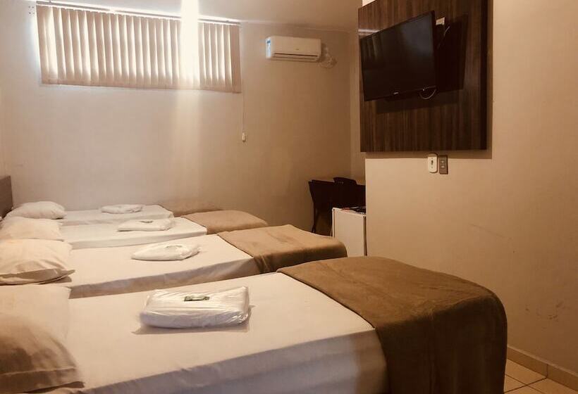 غرفة قياسية ثلاثية, Dok Brasília Hotel Unidade águas Claras