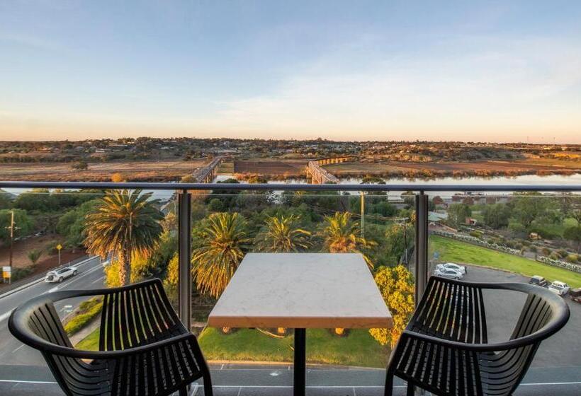 带阳台套房, Bridgeport