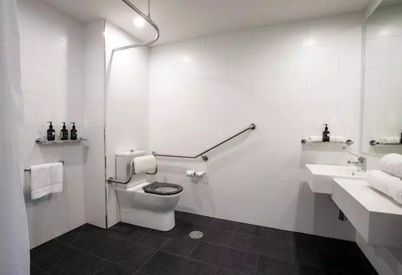 Sviitti Liikuntarajoitteisille, Bridgeport