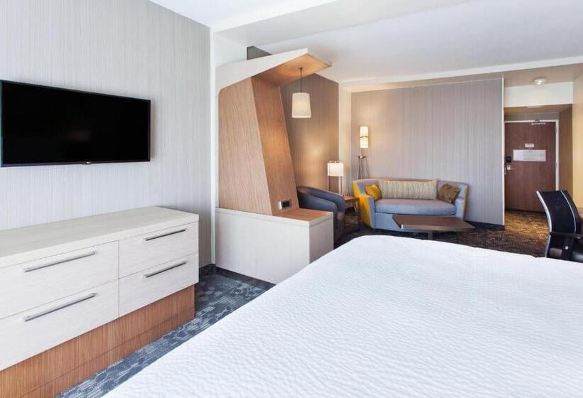 Suite King Size Bed, Courtyard By Marriott Auburn