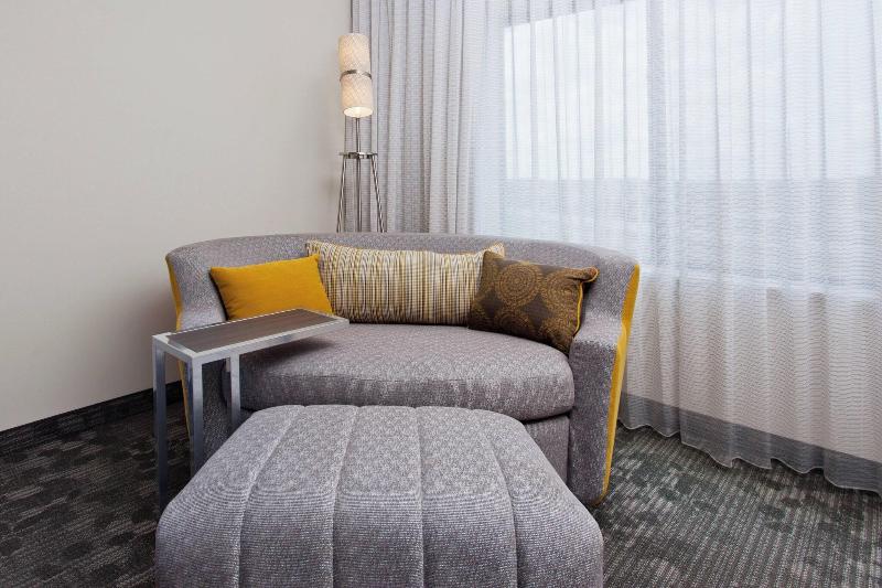 Standard Szoba King Size Bed, Courtyard By Marriott Auburn