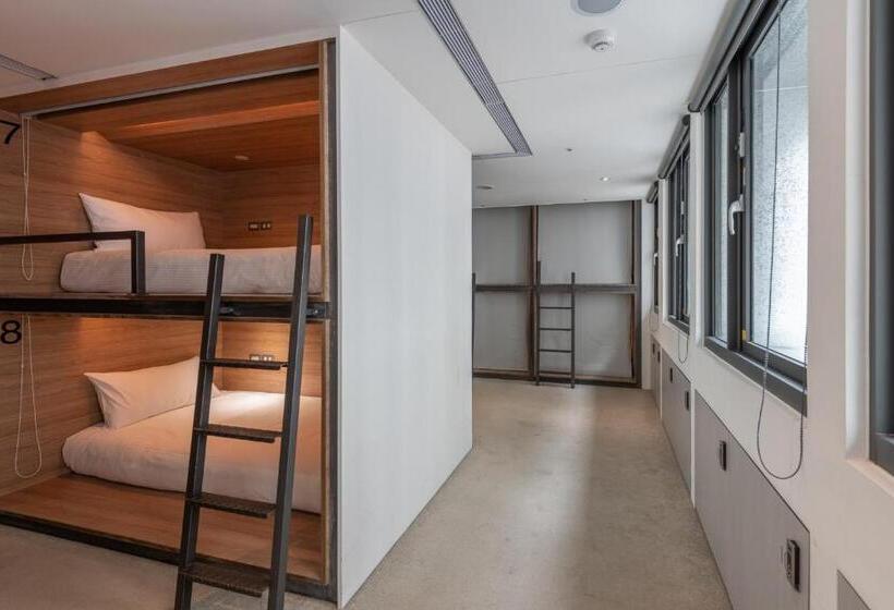 تختخواب در اتاق مشترک, Bouti City Capsule Inn