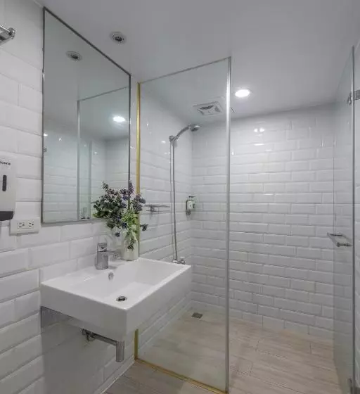 اتاق خانوادگی با سرویس بهداشتی مشترک, Bouti City Capsule Inn