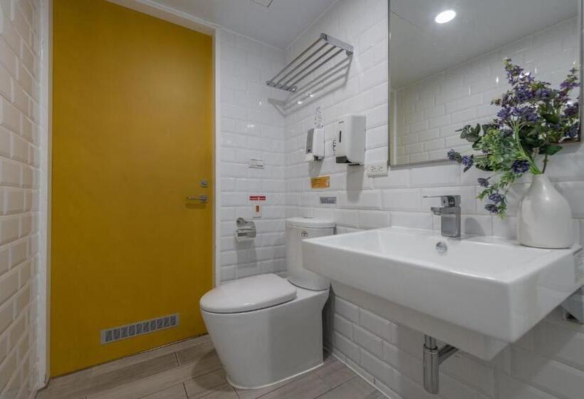 اتاق خانوادگی با سرویس بهداشتی مشترک, Bouti City Capsule Inn