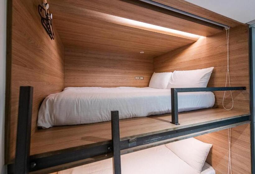 اتاق خانوادگی با سرویس بهداشتی مشترک, Bouti City Capsule Inn