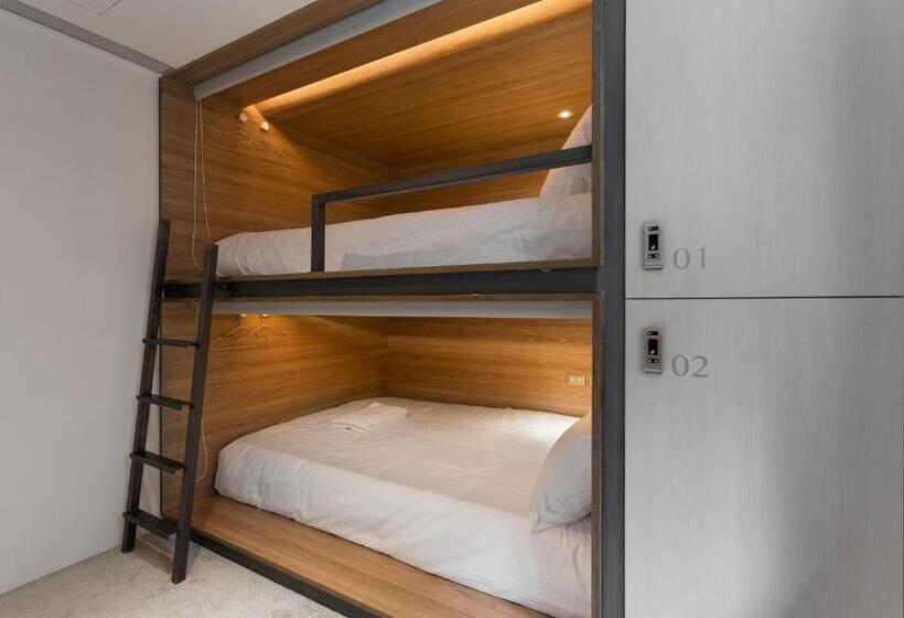 اتاق خانوادگی با سرویس بهداشتی مشترک, Bouti City Capsule Inn