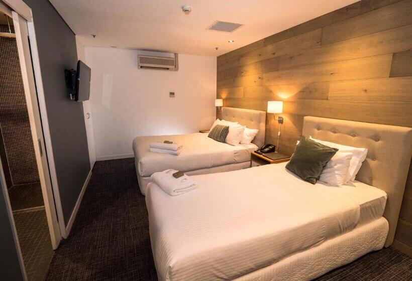 수피리어 트리플 룸, Crown Hotel Surry Hills
