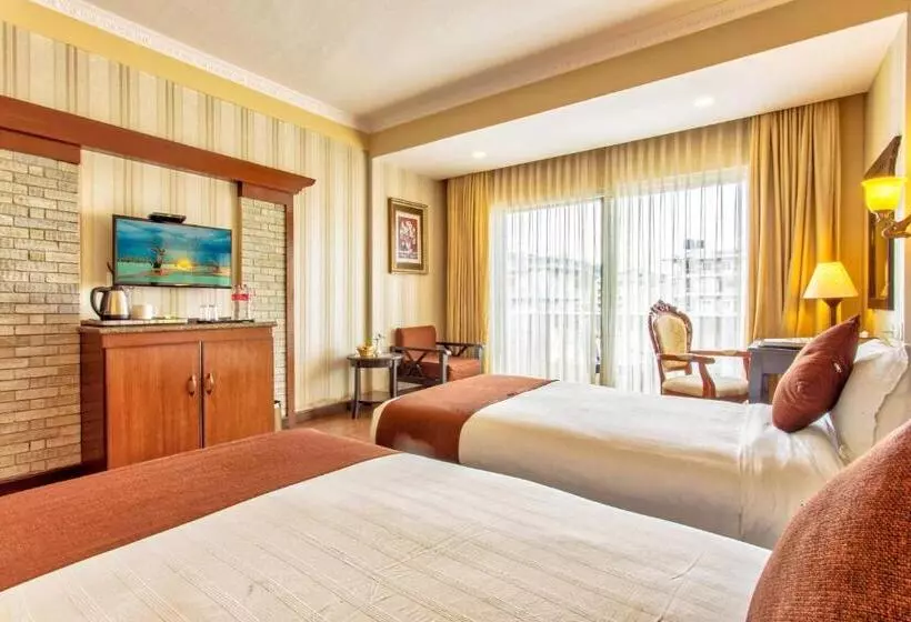 سوئیت جونیور خانوادگی, Da Yatra Courtyard Hotel & Resort