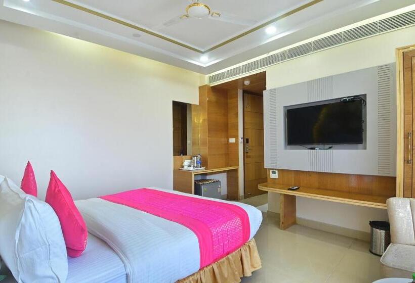 Номер Deluxe, Gold Palace   03 Mins Walk From New Delhi Railway Station